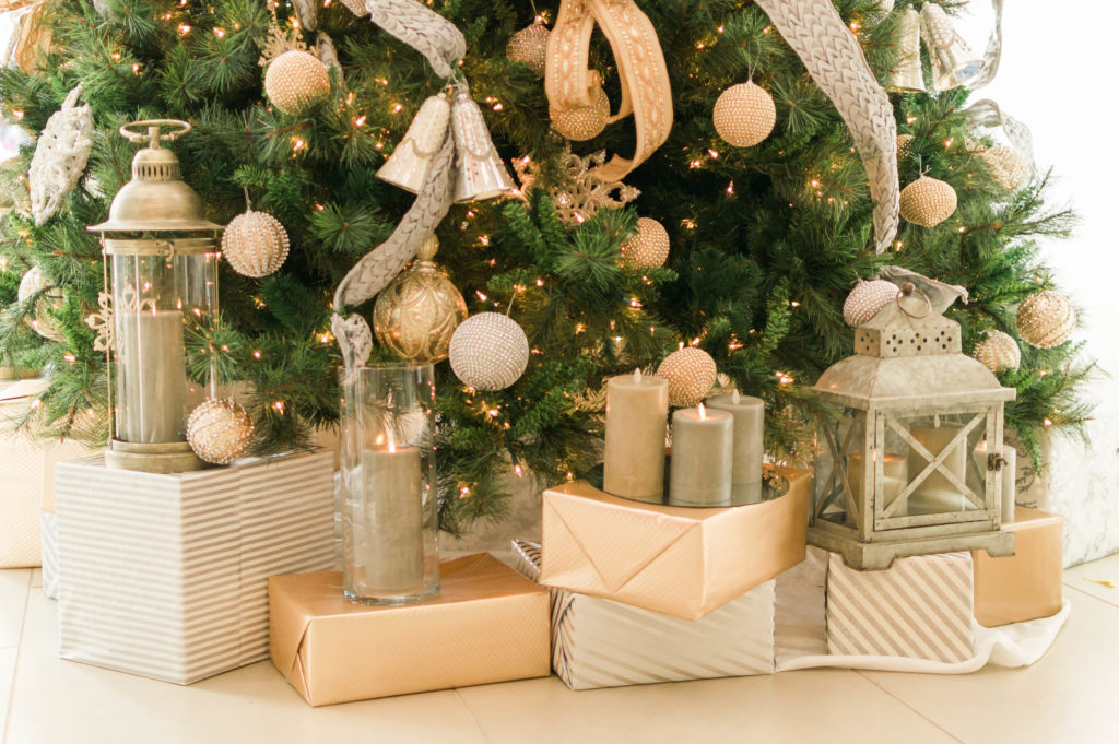 Holiday décor - Christmas tree ornaments - Buy Christmas tree ornaments - gold Christmas ornaments - silver Christmas ornaments