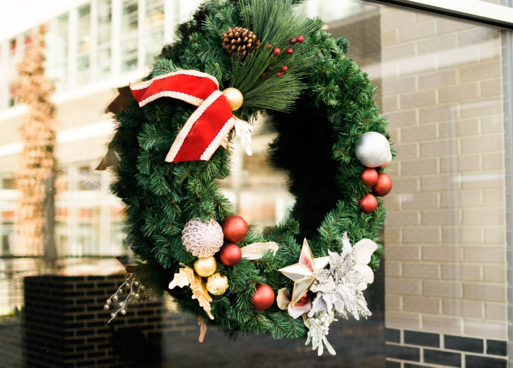 Christmas wreath design - commercial Christmas decorating - commercial holiday decorator