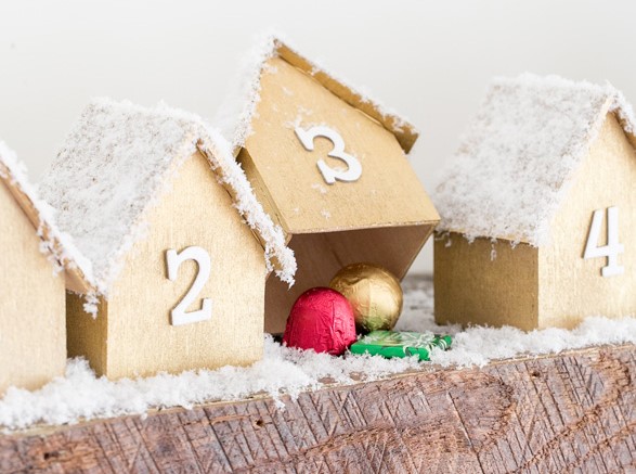 DIY holiday - DIY Gingerbread - Gingerbread house - Christmas decoration DIY